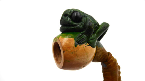 Belle pipe courbée stylisé et bien décoré