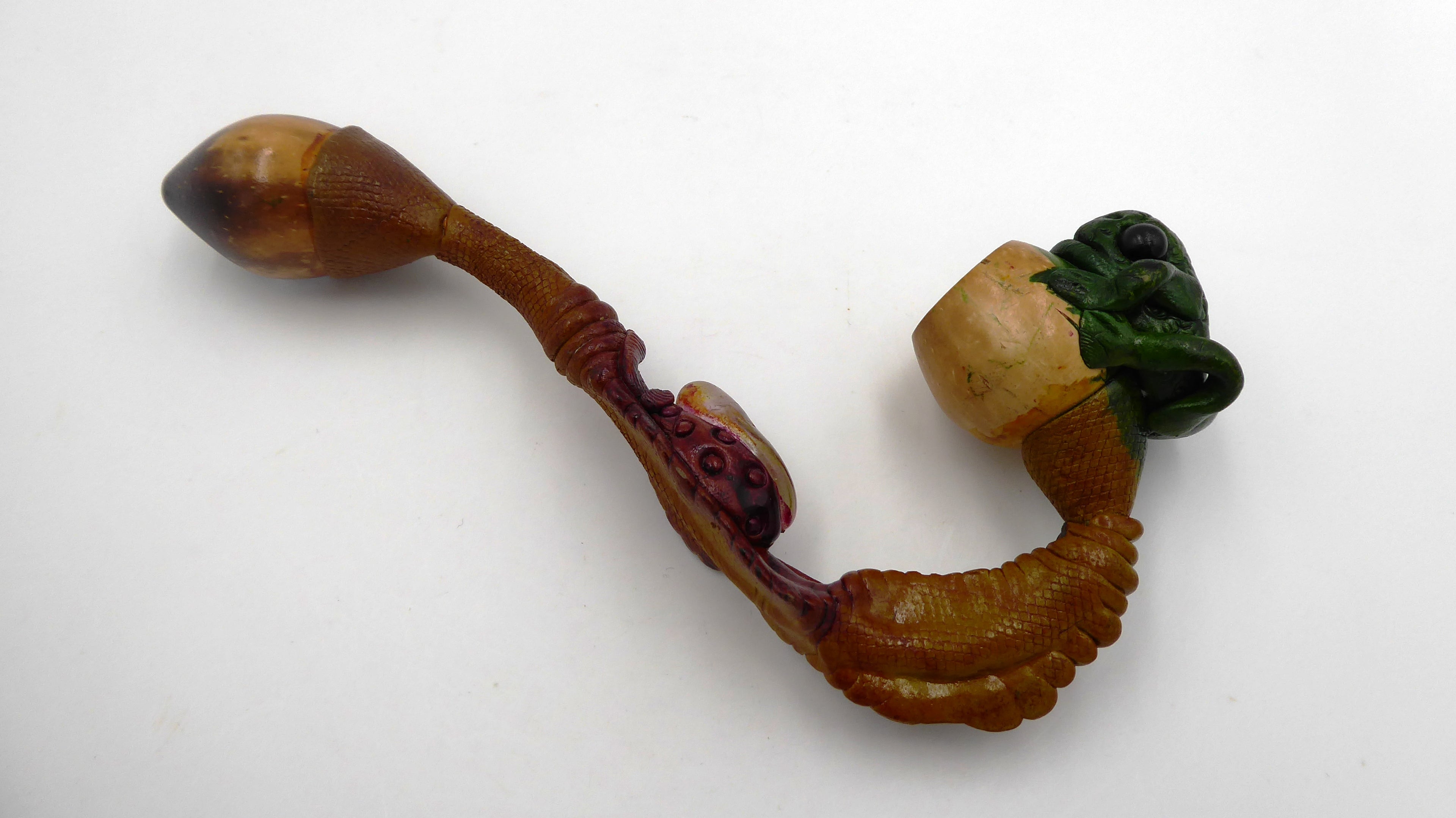 Belle pipe courbée stylisé et bien décoré