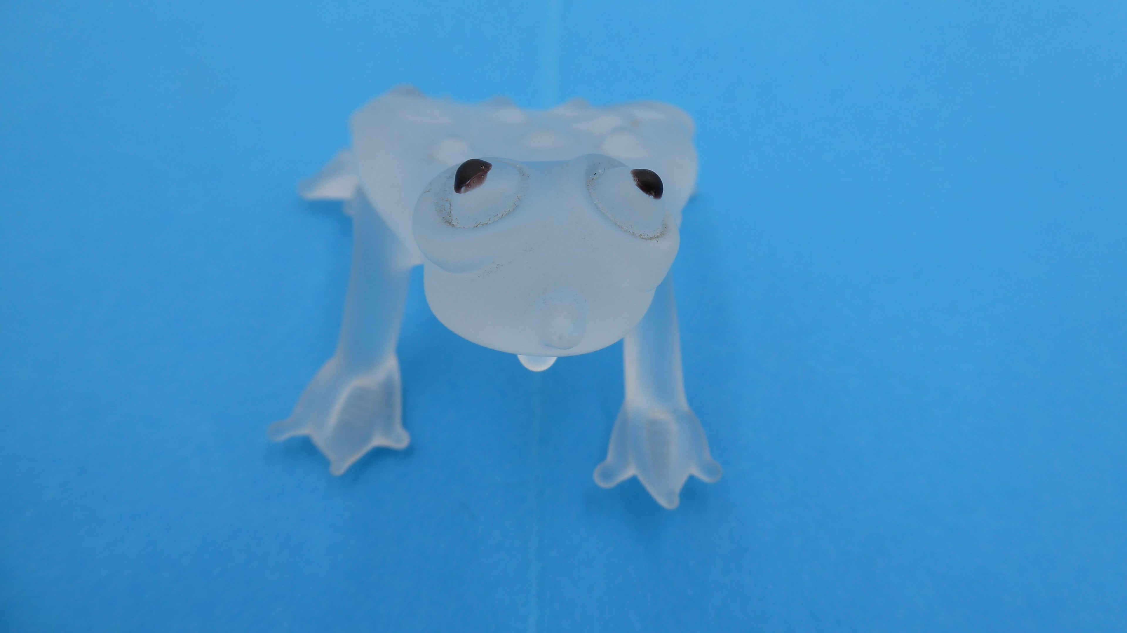 Petite grenouille artisanale en pâte de verre