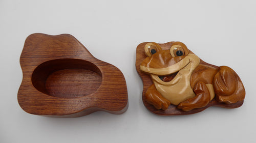 Belle petite boite en bois décorée
