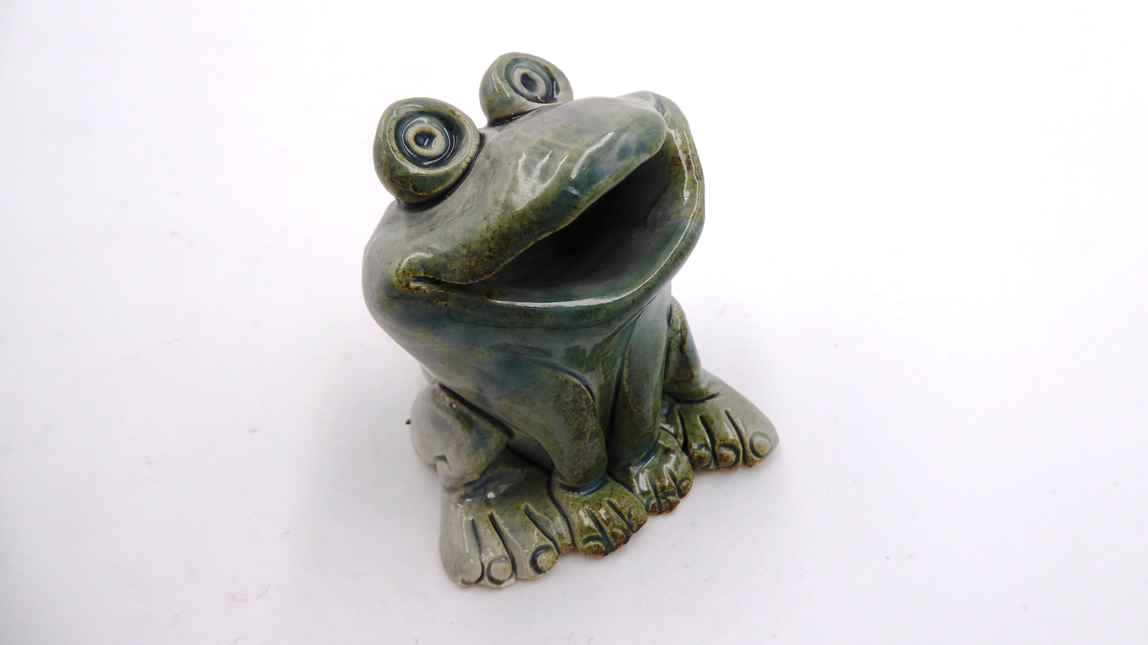 Grenouille souriante en céramique