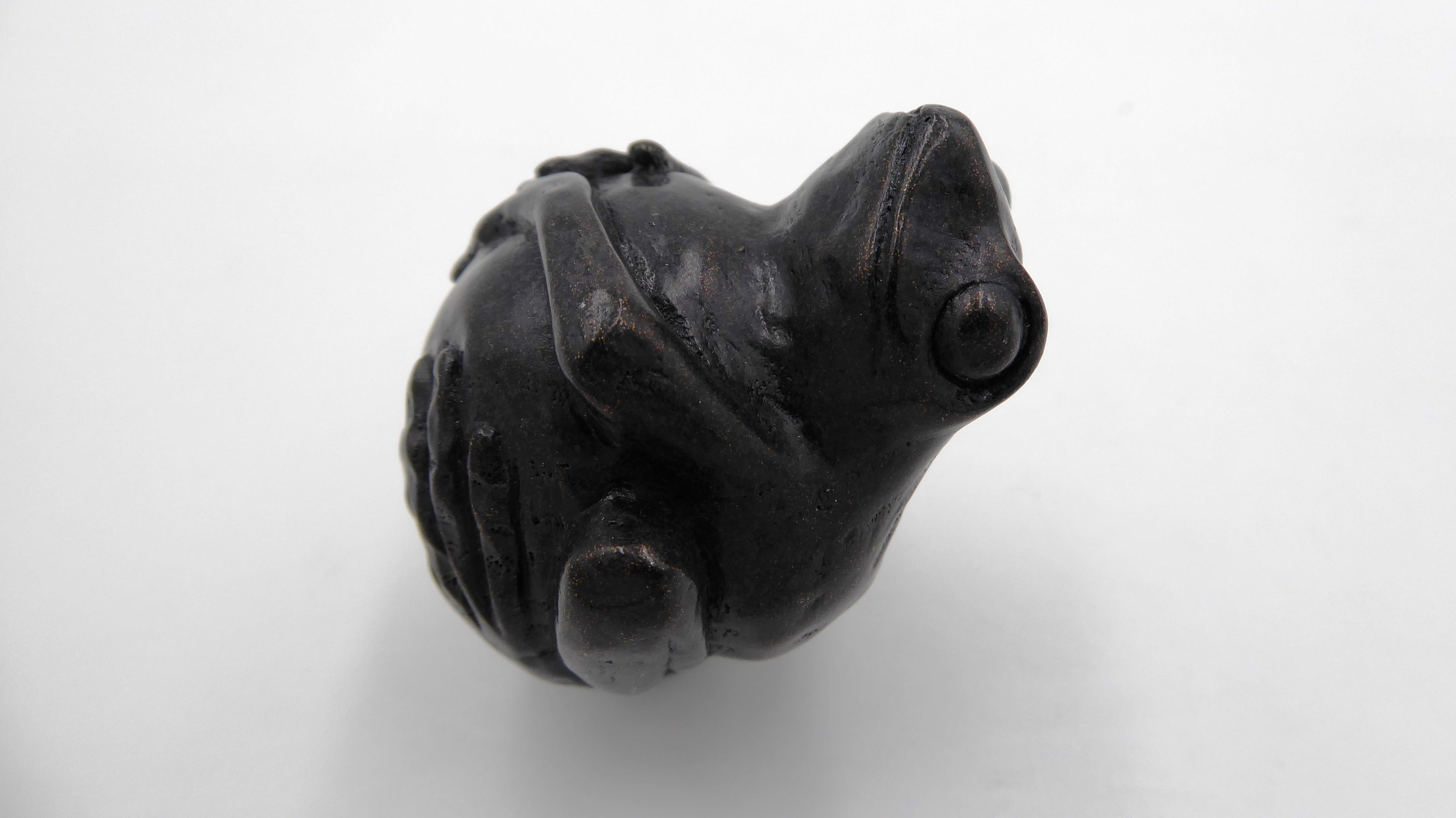 Couple de grenouilles en bois - Pas de vis  -4mm en dessous du pied pour fixation éventuelle