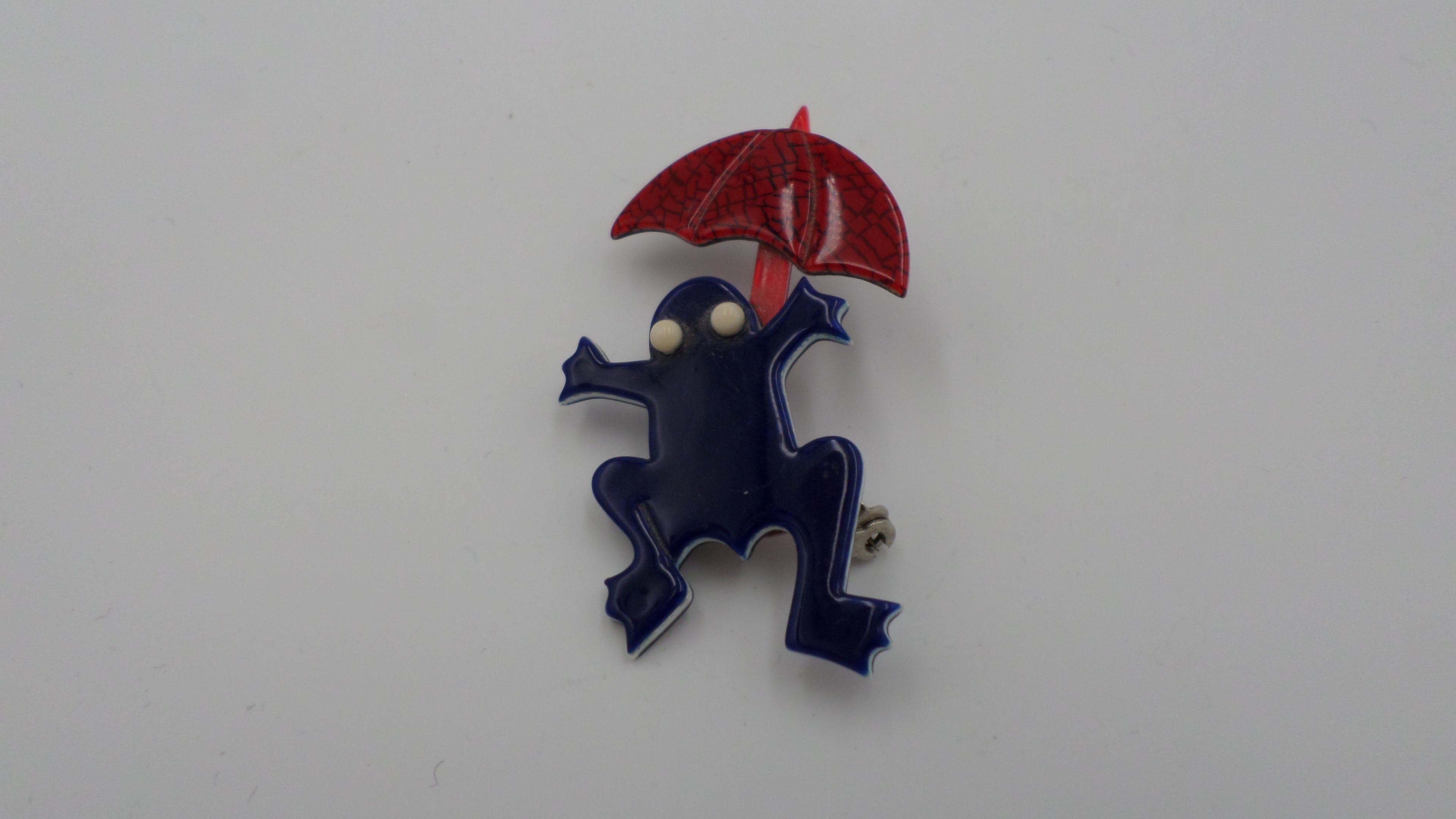 Broche en bakélite signé STEIN