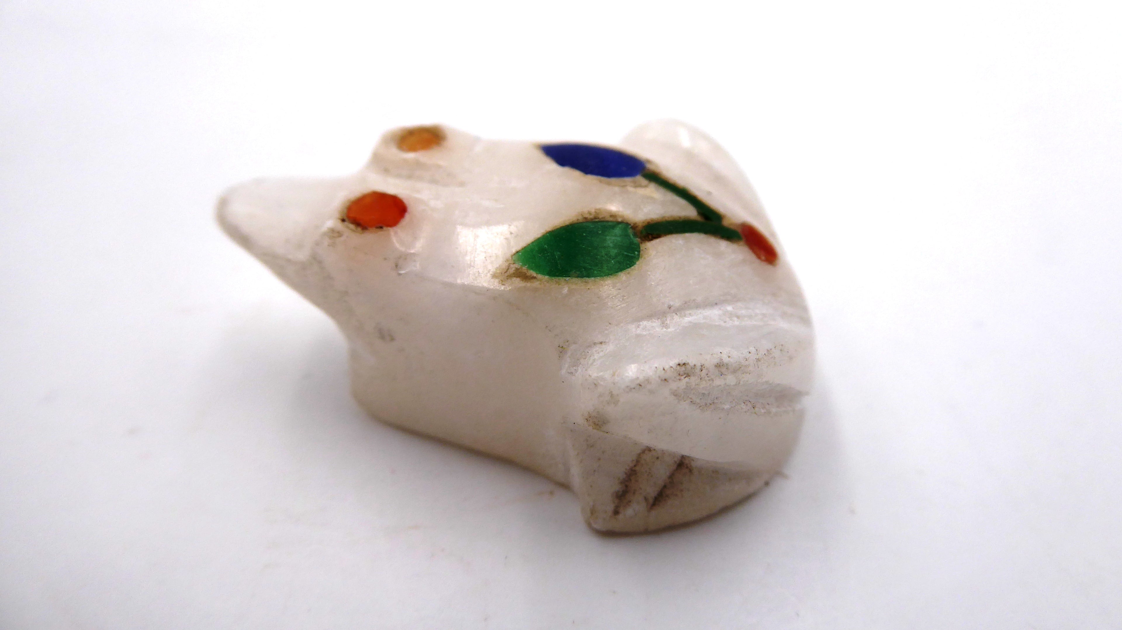 Petite grenouille en marbre décorée