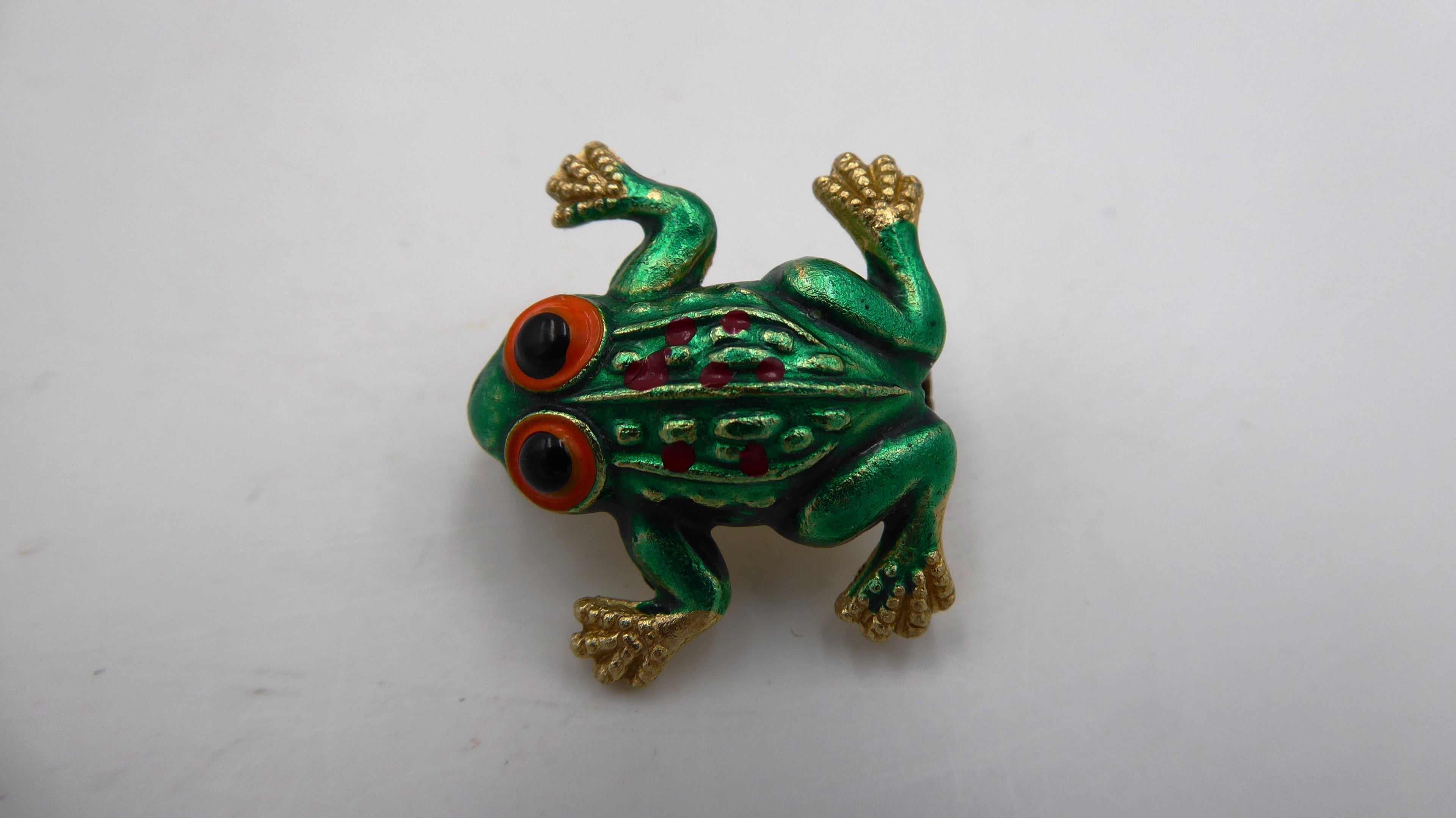 Petite broche décorée