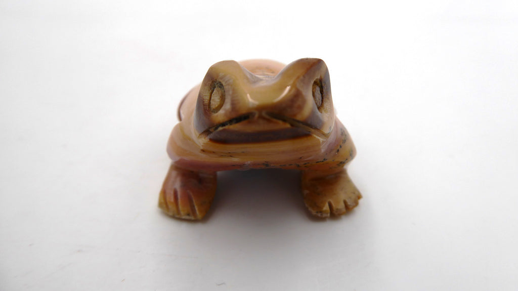 Belle petite grenouille en pierre rhodonite