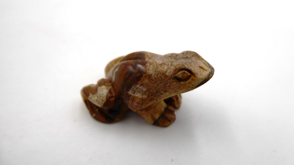 Belle très petite grenouille en pierre rhodonite