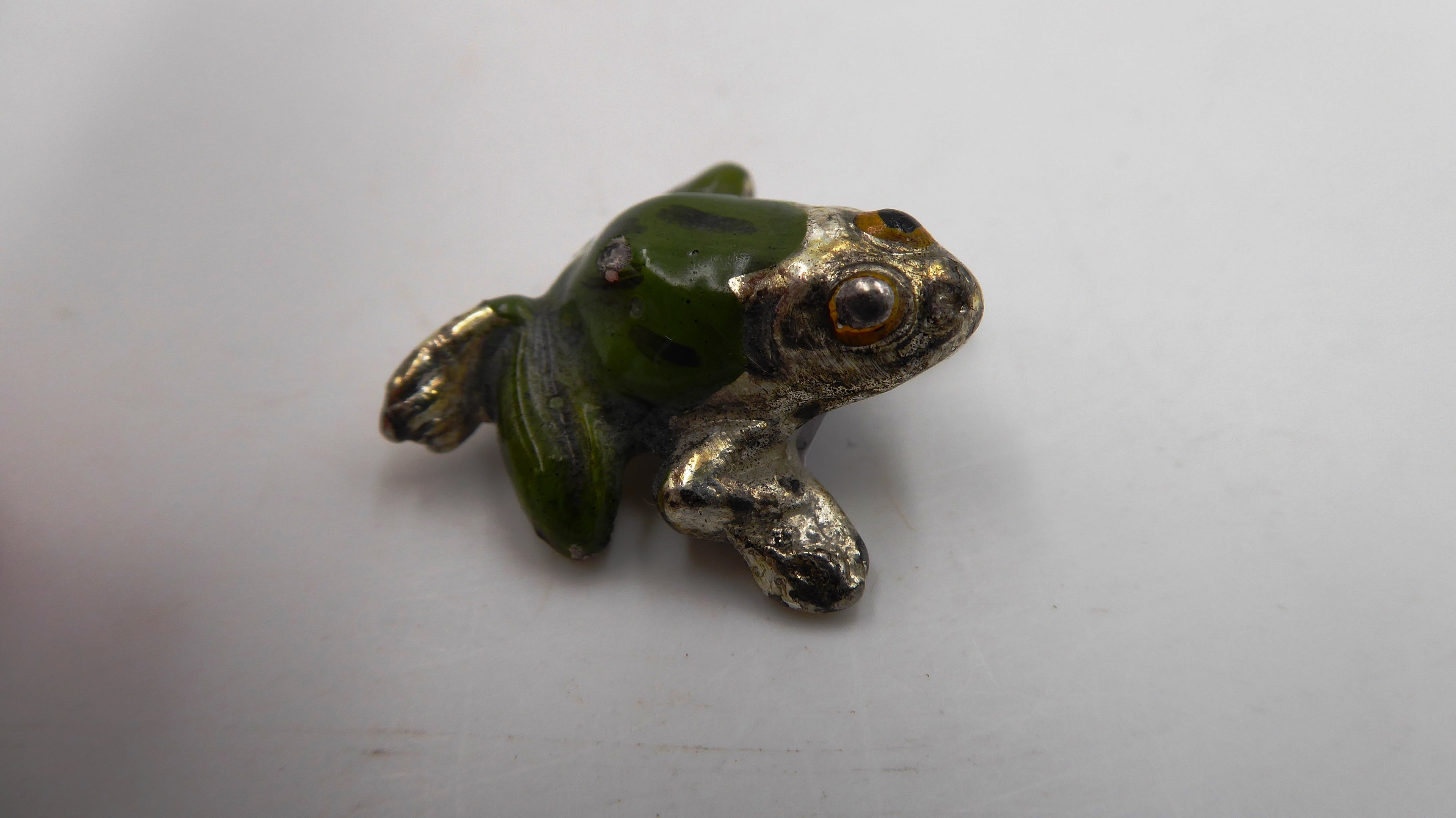 Petite grenouille en métal argenté ELRO