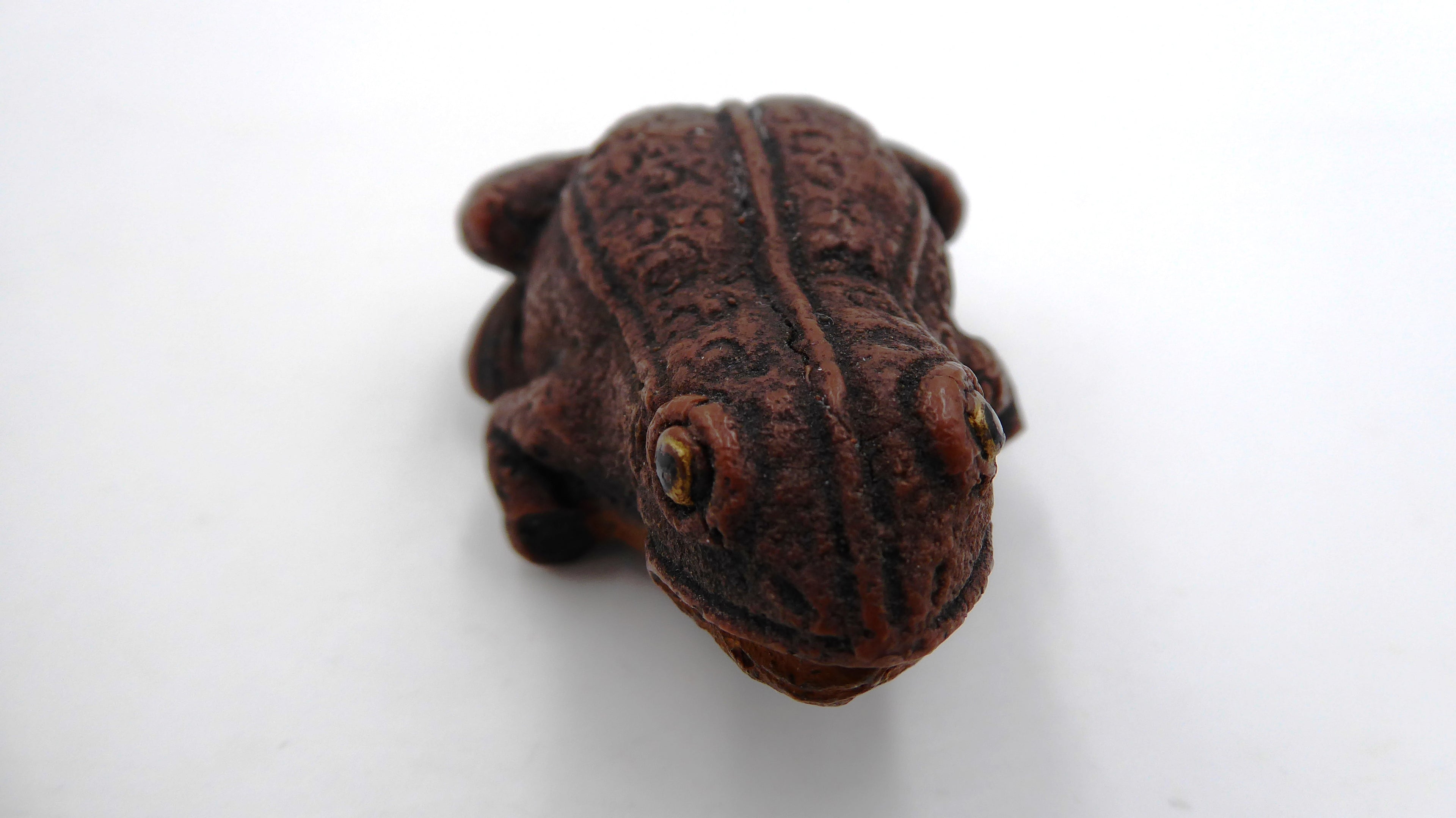 Ancienne petite grenouille bois
