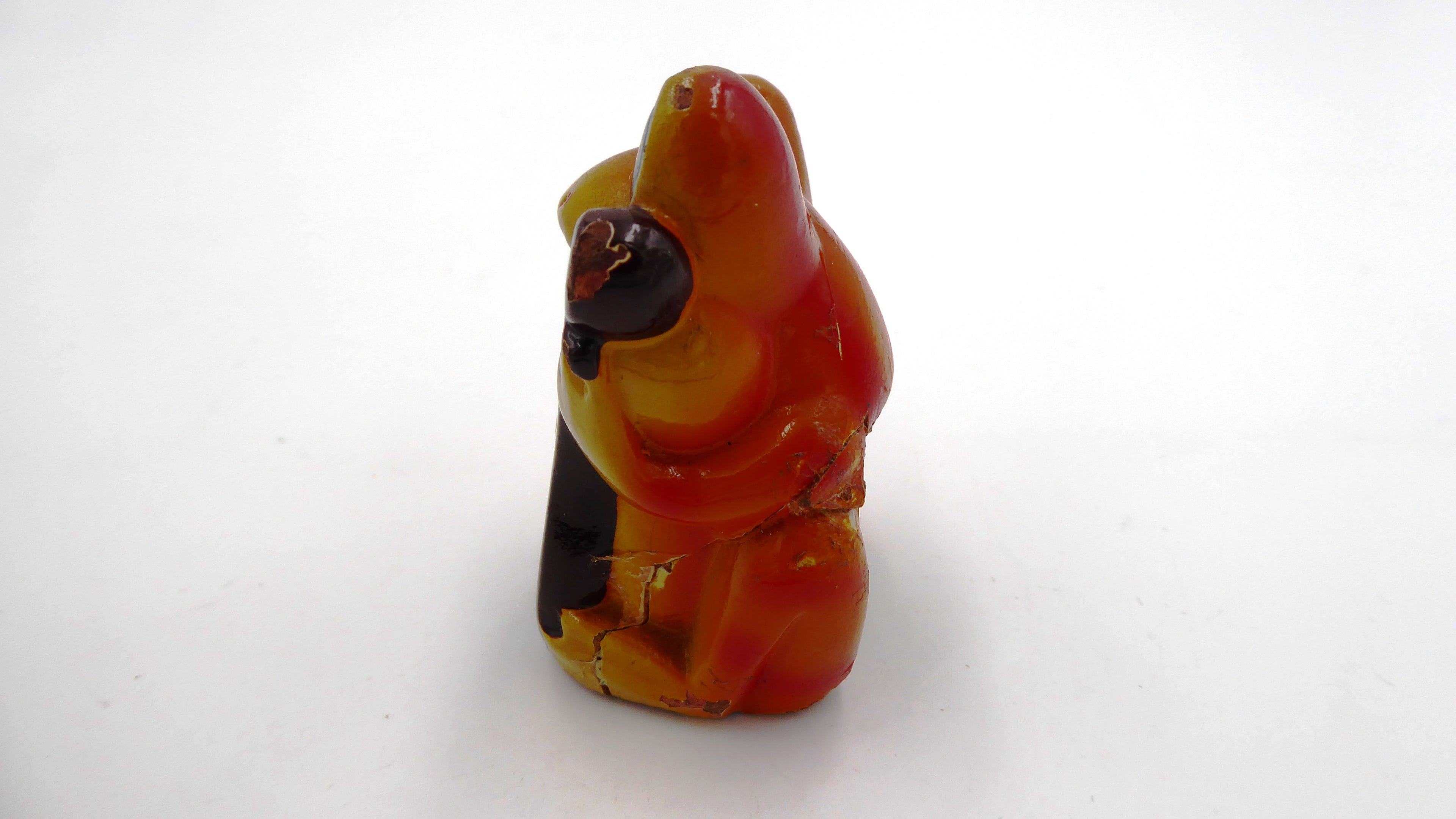 Ancien taille crayon en bois grenouille à la guitare