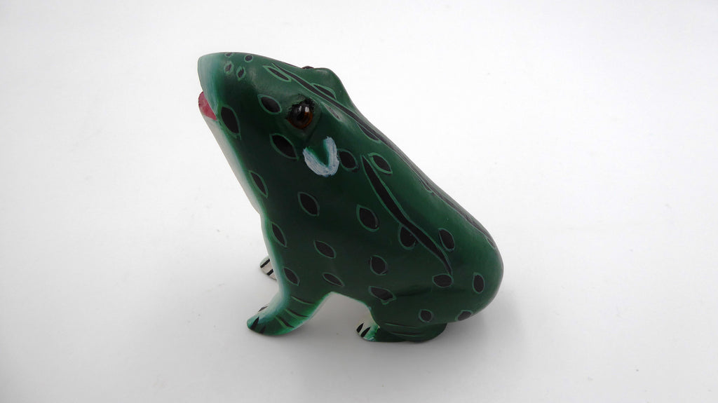Grenouille en bois peinte