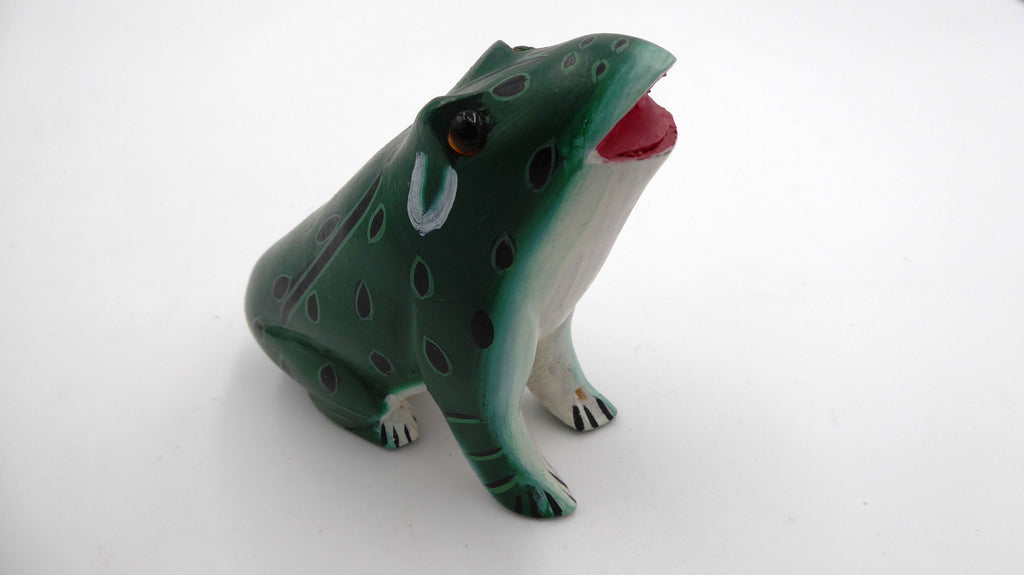 Grenouille en bois peinte
