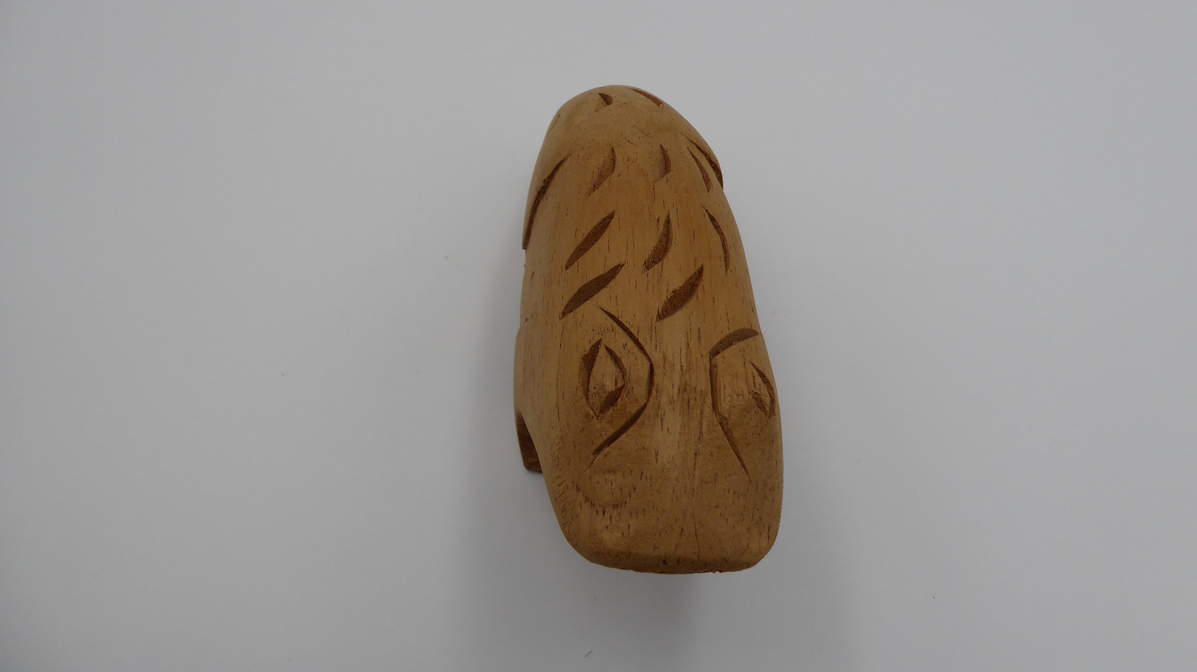Grosse grenouille en bois
