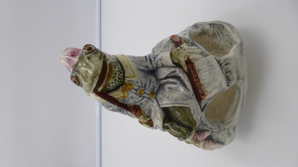 Céramique grenouille fumant la pipe