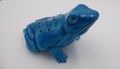 Grenouille de grande taille en céramique bleu craquelée