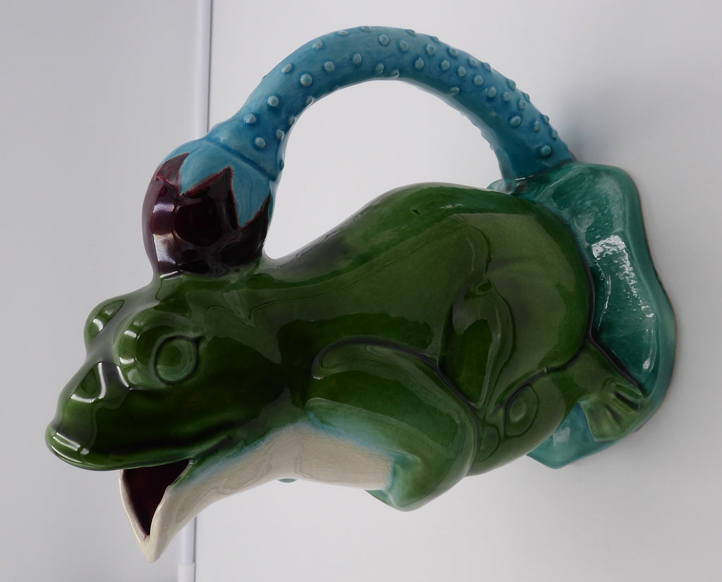 Broc grenouille céramique verte anse bleu