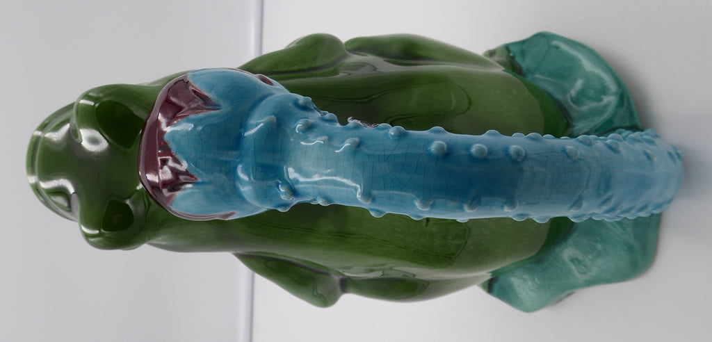Broc grenouille céramique verte anse bleu