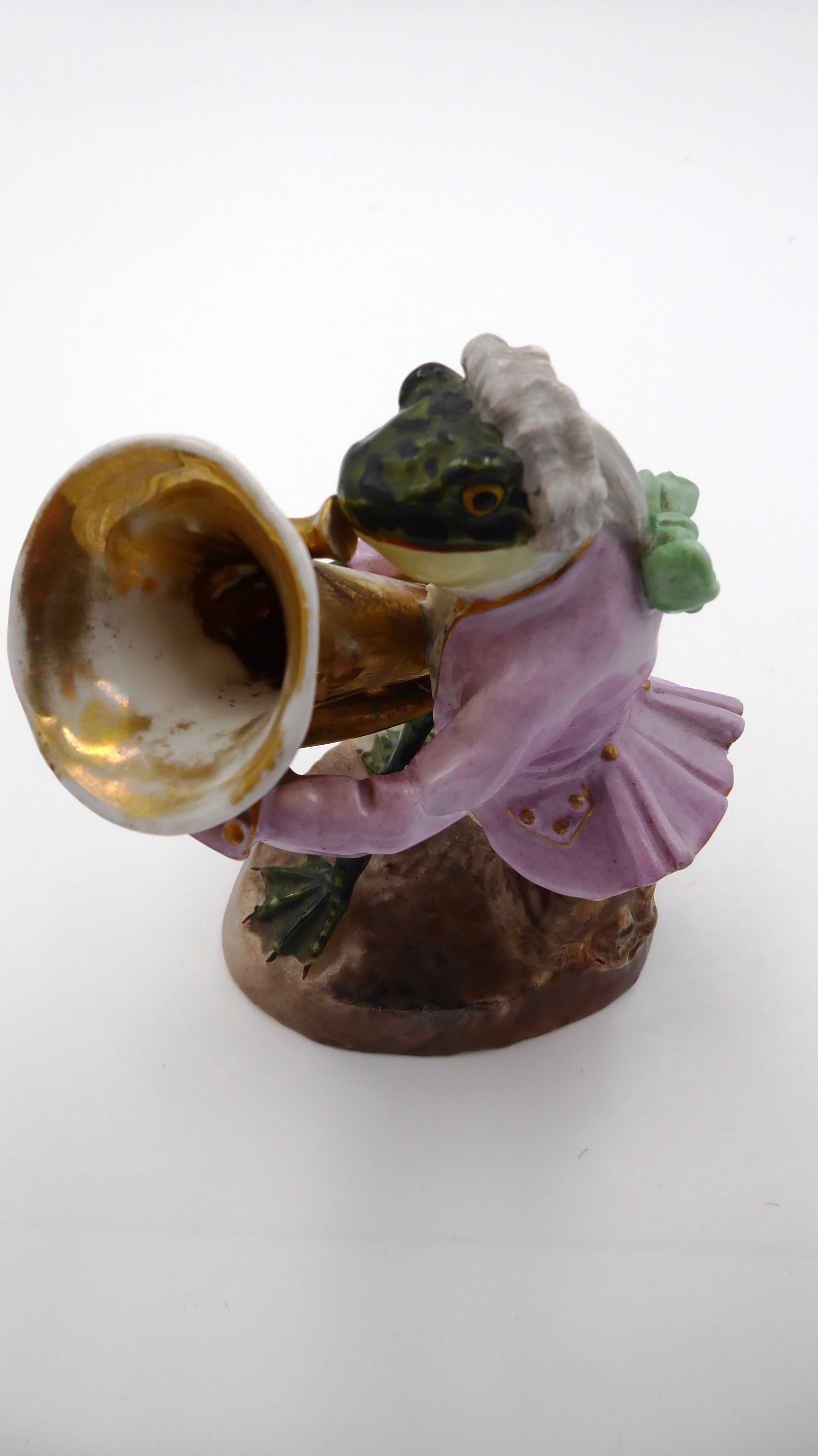 Exceptionnelle collection de grenouilles musiciennes en porcelaine de SAXE