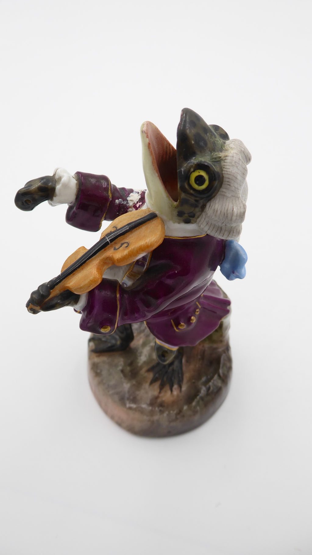 Exceptionnelle collection de grenouilles musiciennes en porcelaine de SAXE