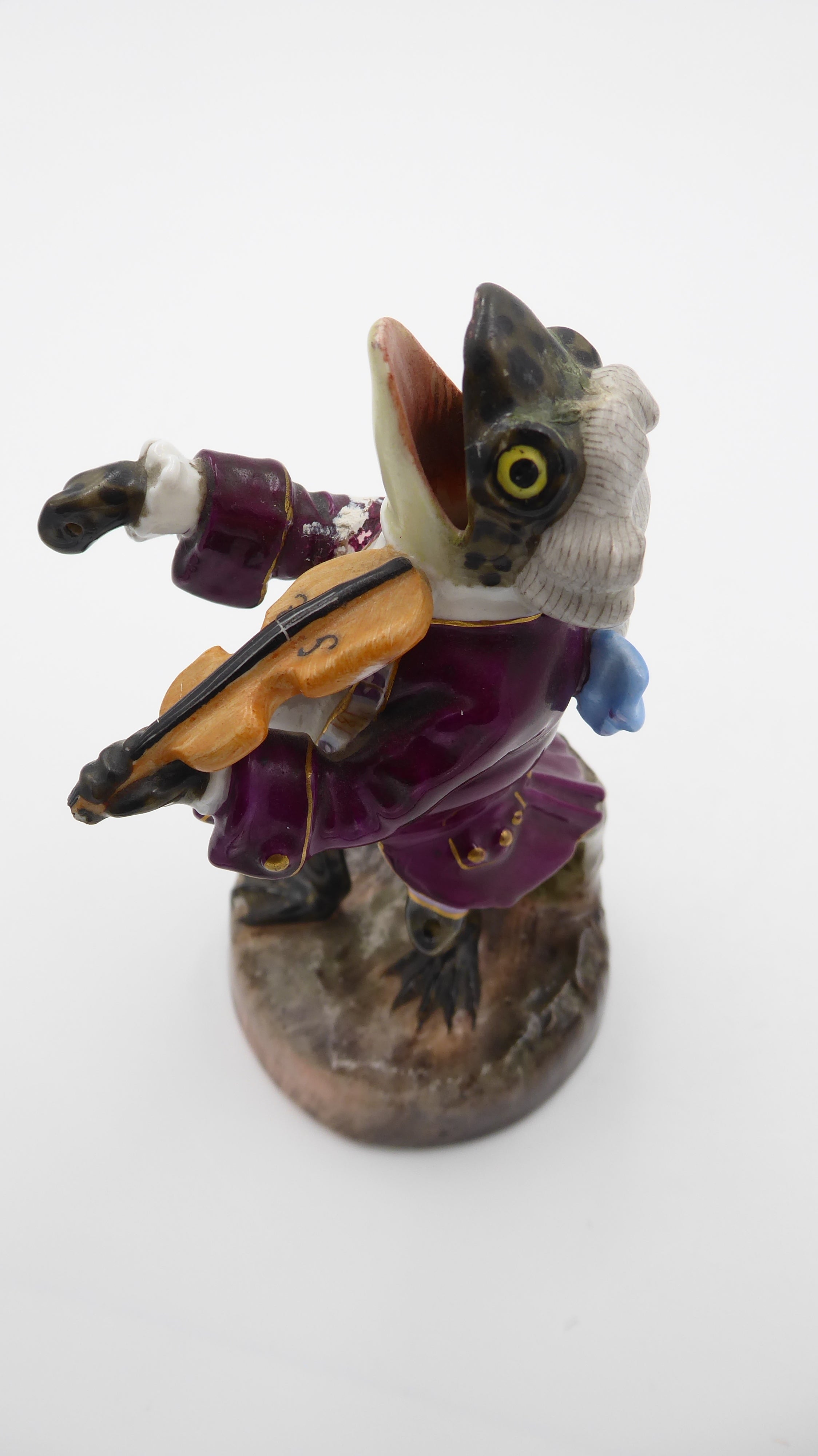 Exceptionnelle collection de grenouilles musiciennes en porcelaine de SAXE