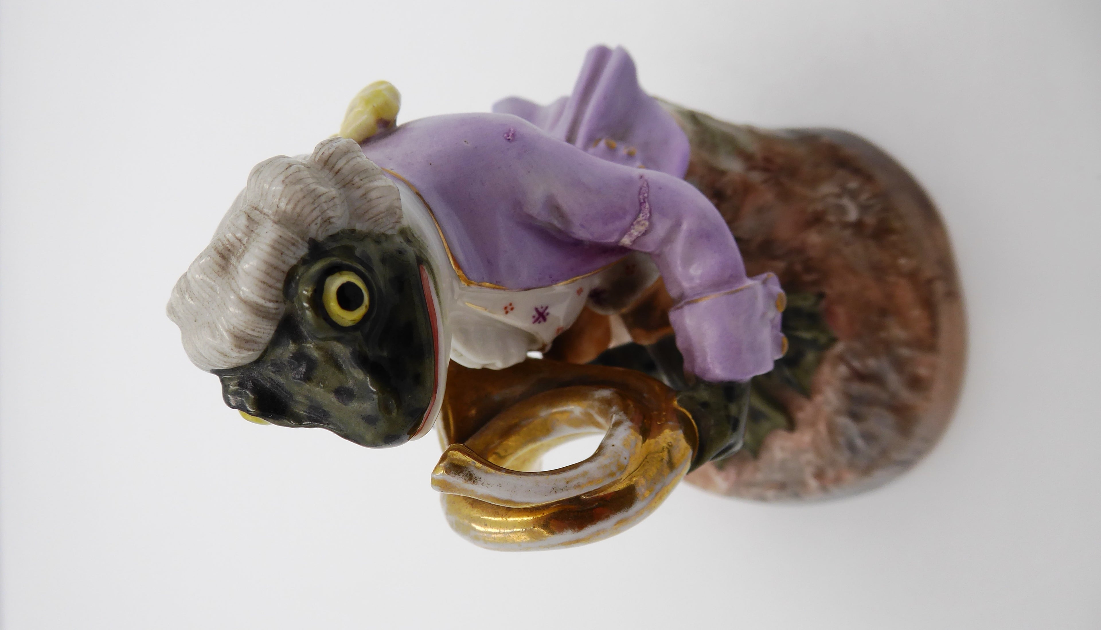 Exceptionnelle collection de grenouilles musiciennes en porcelaine de SAXE