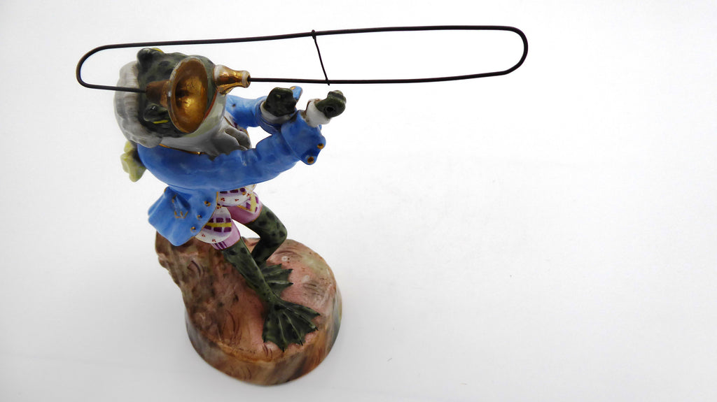 Exceptionnelle collection de grenouilles musiciennes en porcelaine de SAXE
