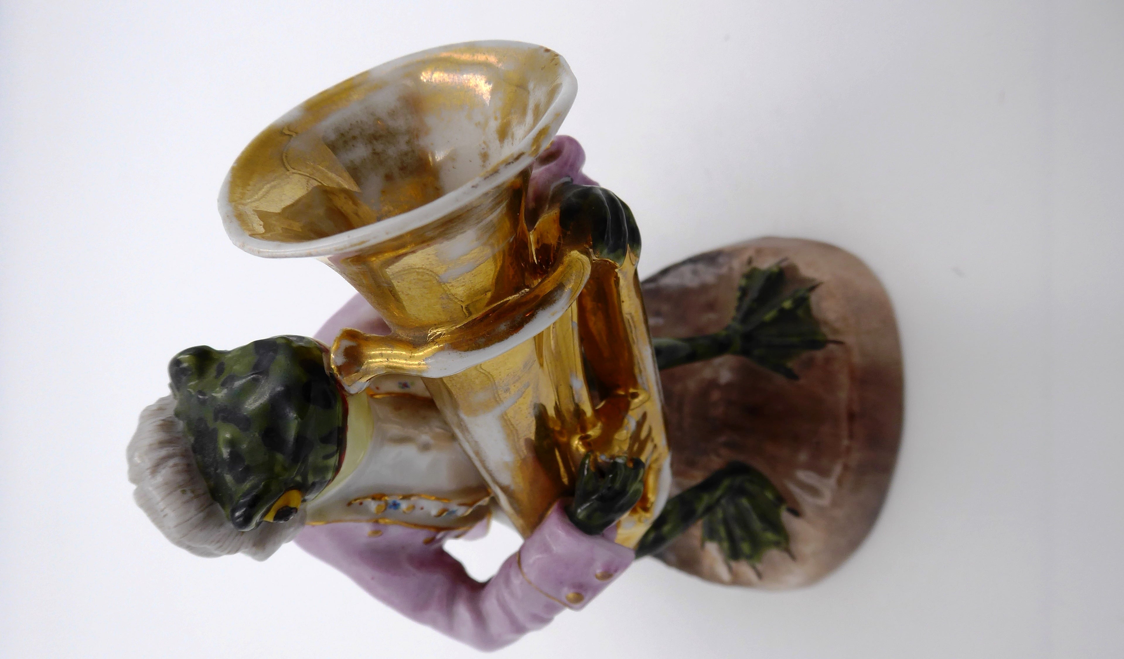 Exceptionnelle collection de grenouilles musiciennes en porcelaine de SAXE