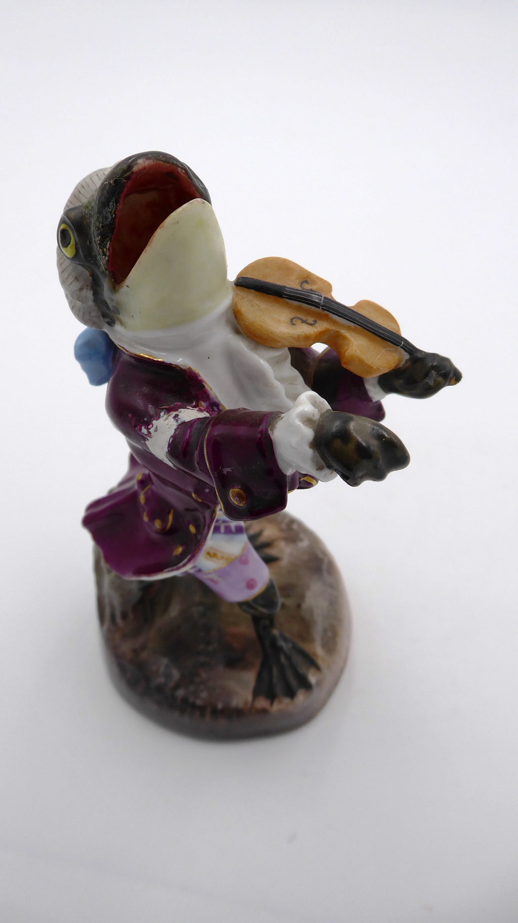 Exceptionnelle collection de grenouilles musiciennes en porcelaine de SAXE