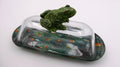 Ancien beurrier en verre peint