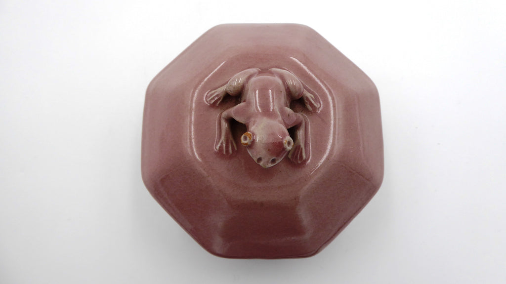 Vieille boite en céramique marron/mauve