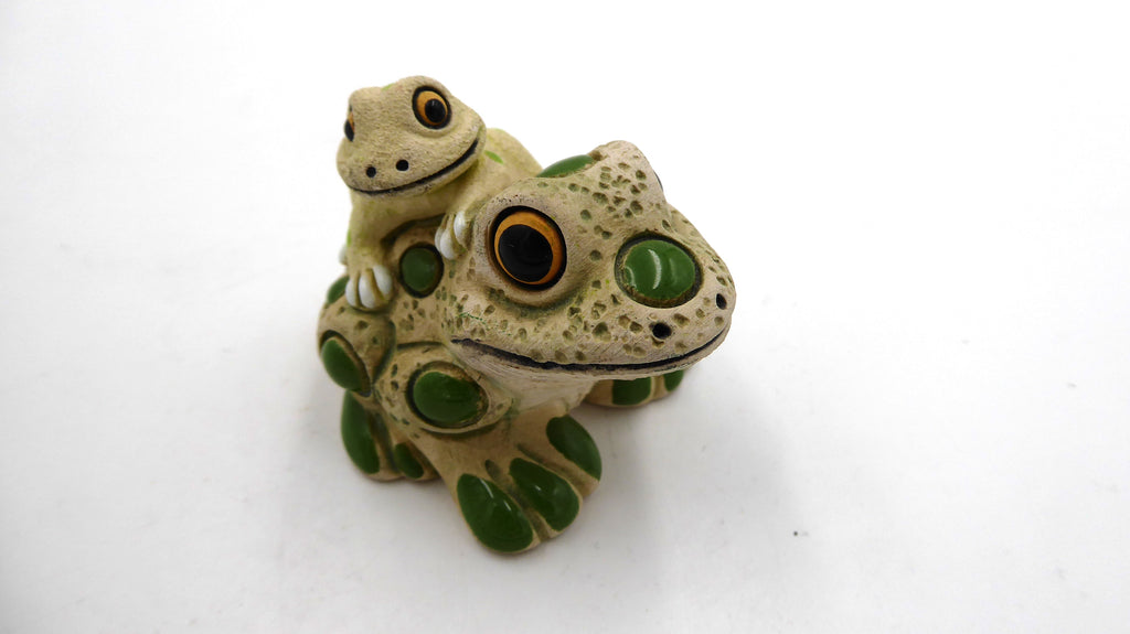 Grenouille avec son bébé céramique mate incrustée de pierre venant d'URUGUAY