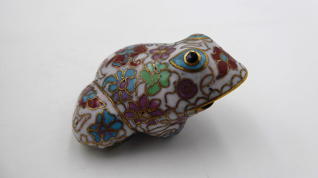 Grenouille en laiton émaillé décor de fleurs