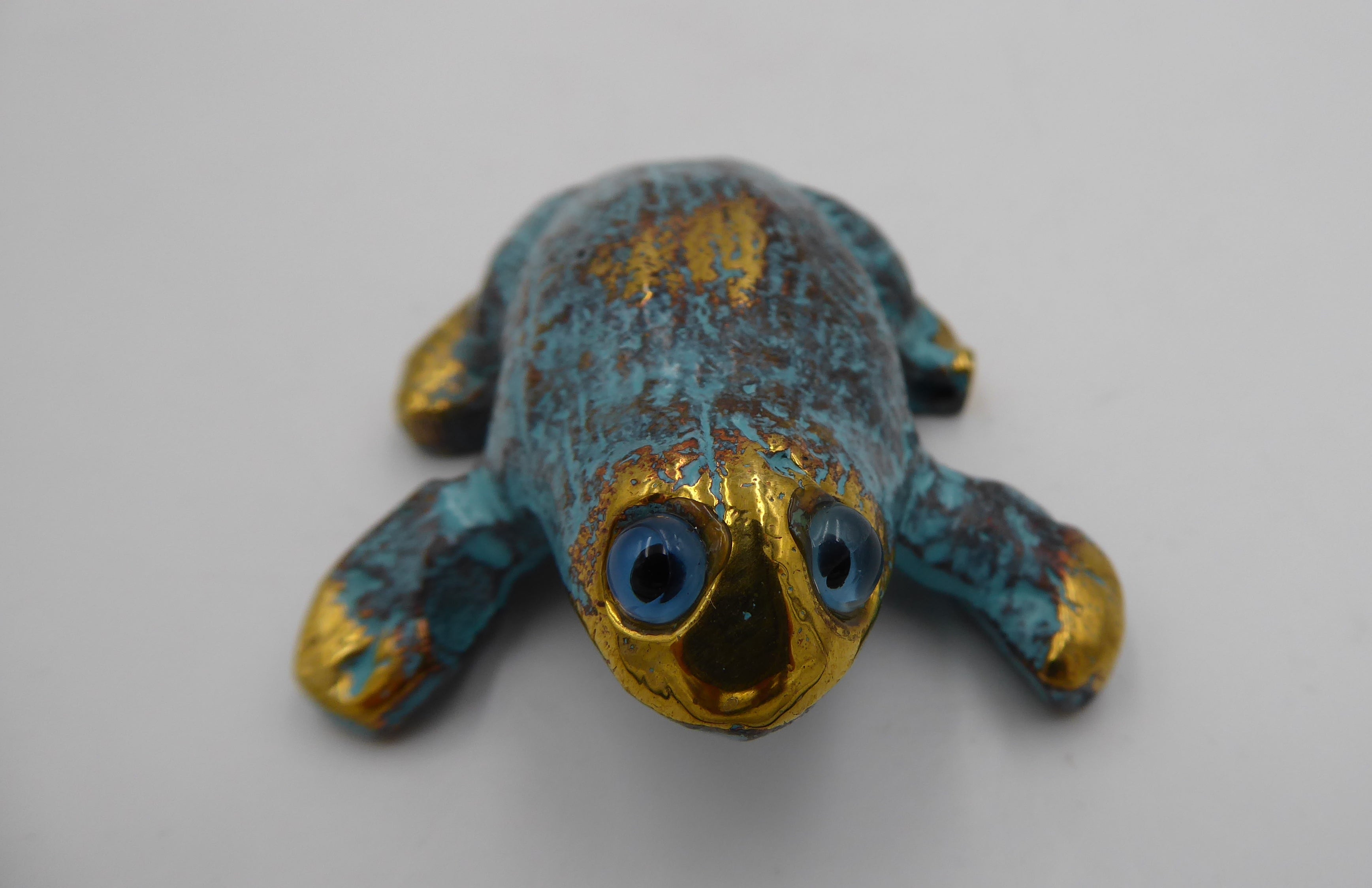 Grenouille en laiton oxidé
