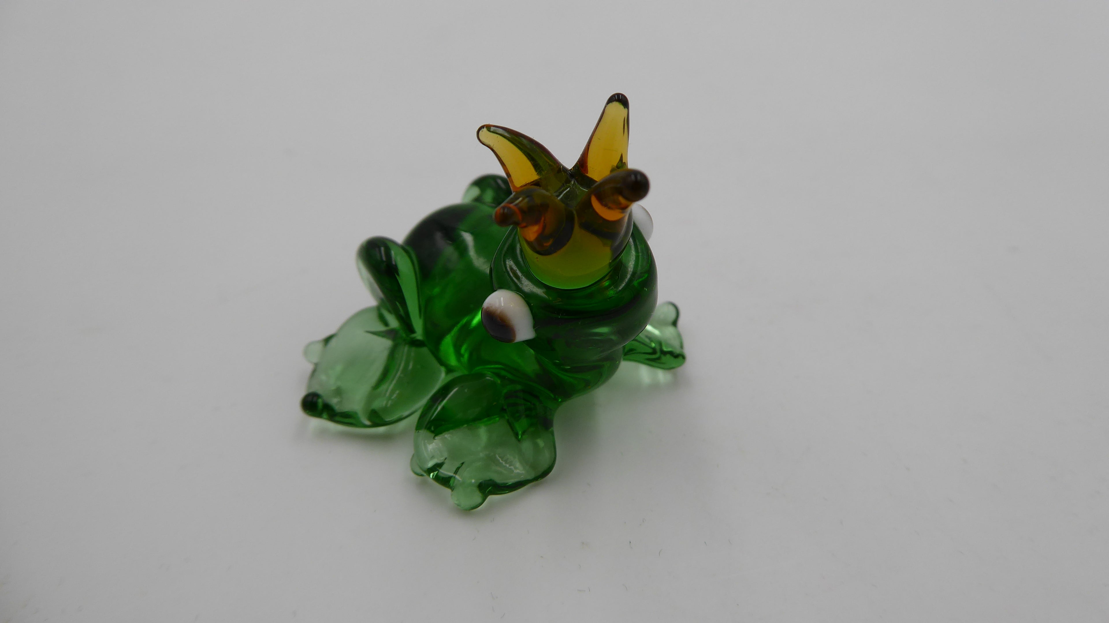 Petite grenouille roi en verre soufflé vert