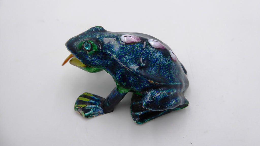 Unique petite et sculpture métallique grenouille tirant la langue