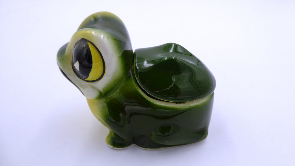 Petit pot en céramique ayant vécu