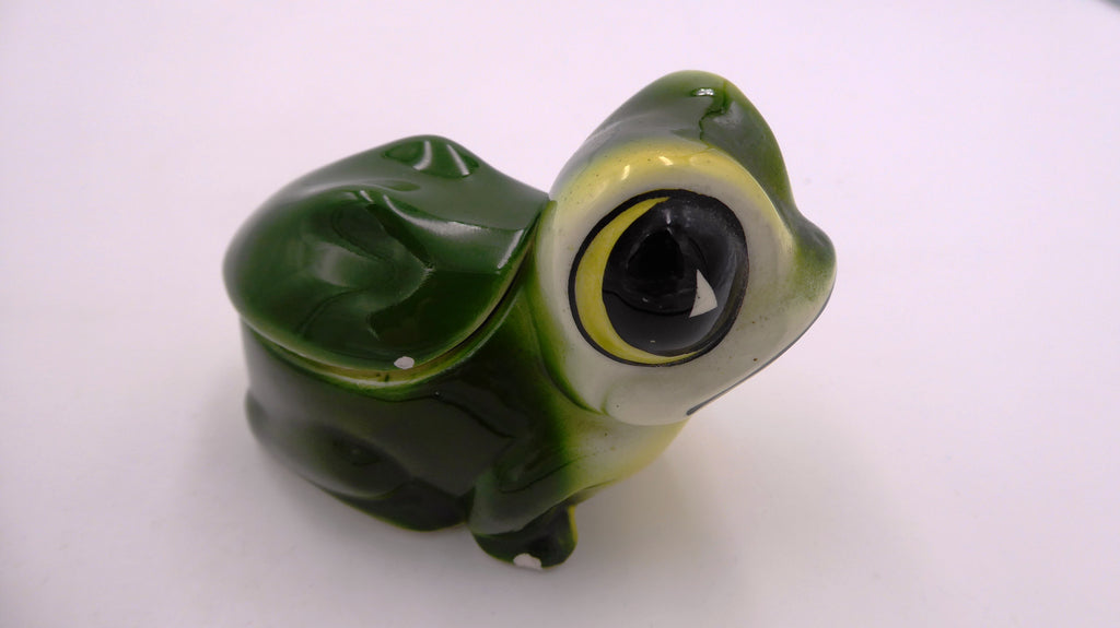 Petit pot en céramique ayant vécu