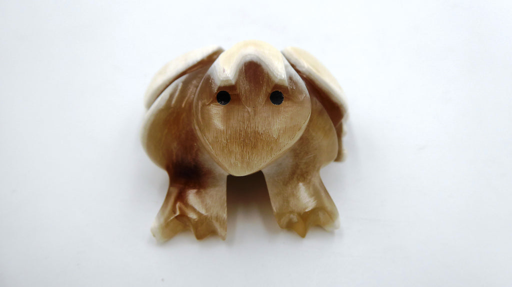 Grenouille en onyx teinte particulière travail soigné