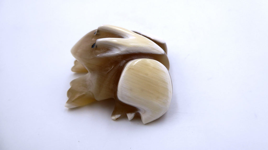 Grenouille en onyx teinte particulière travail soigné