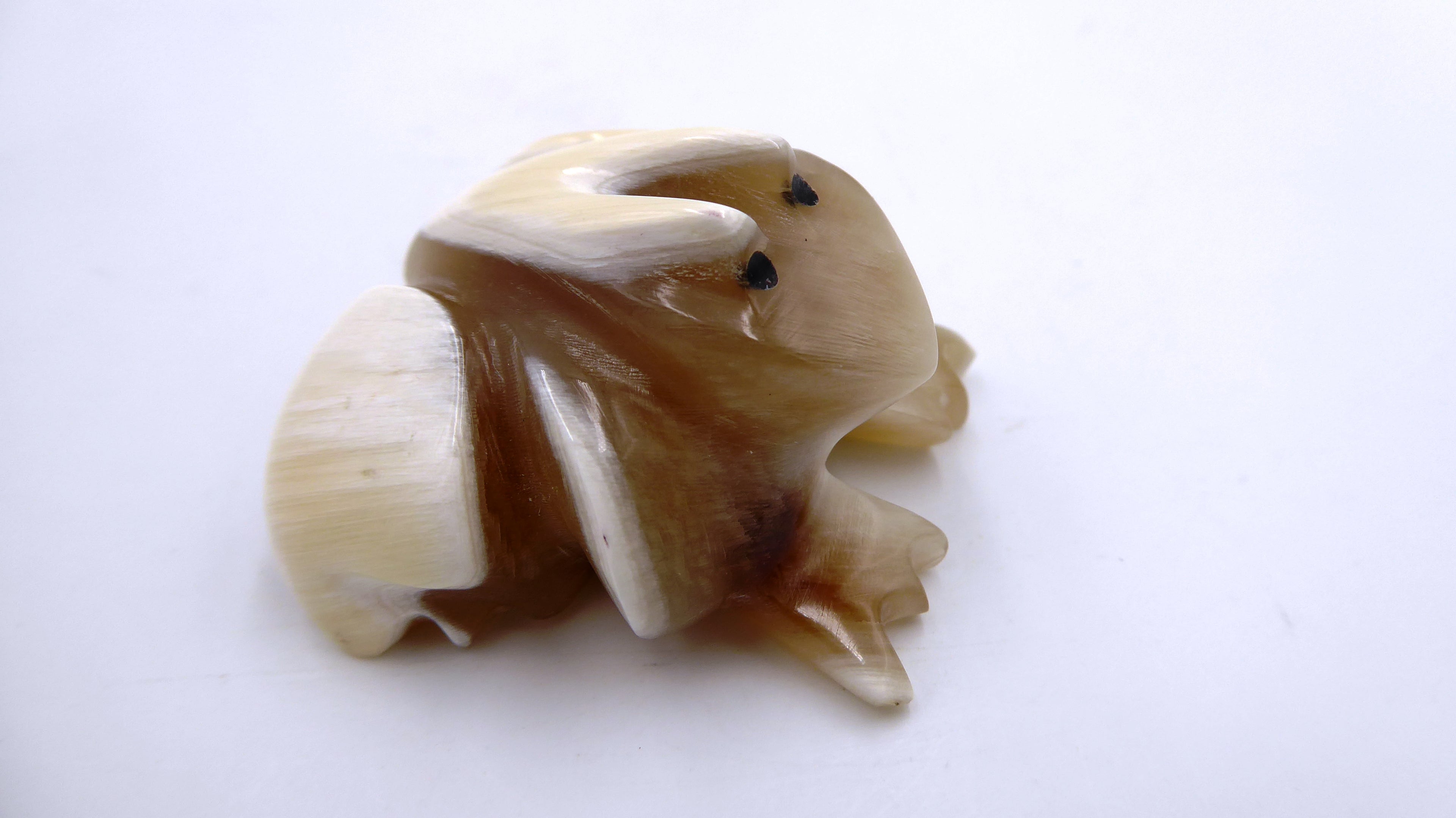 Grenouille en onyx teinte particulière travail soigné