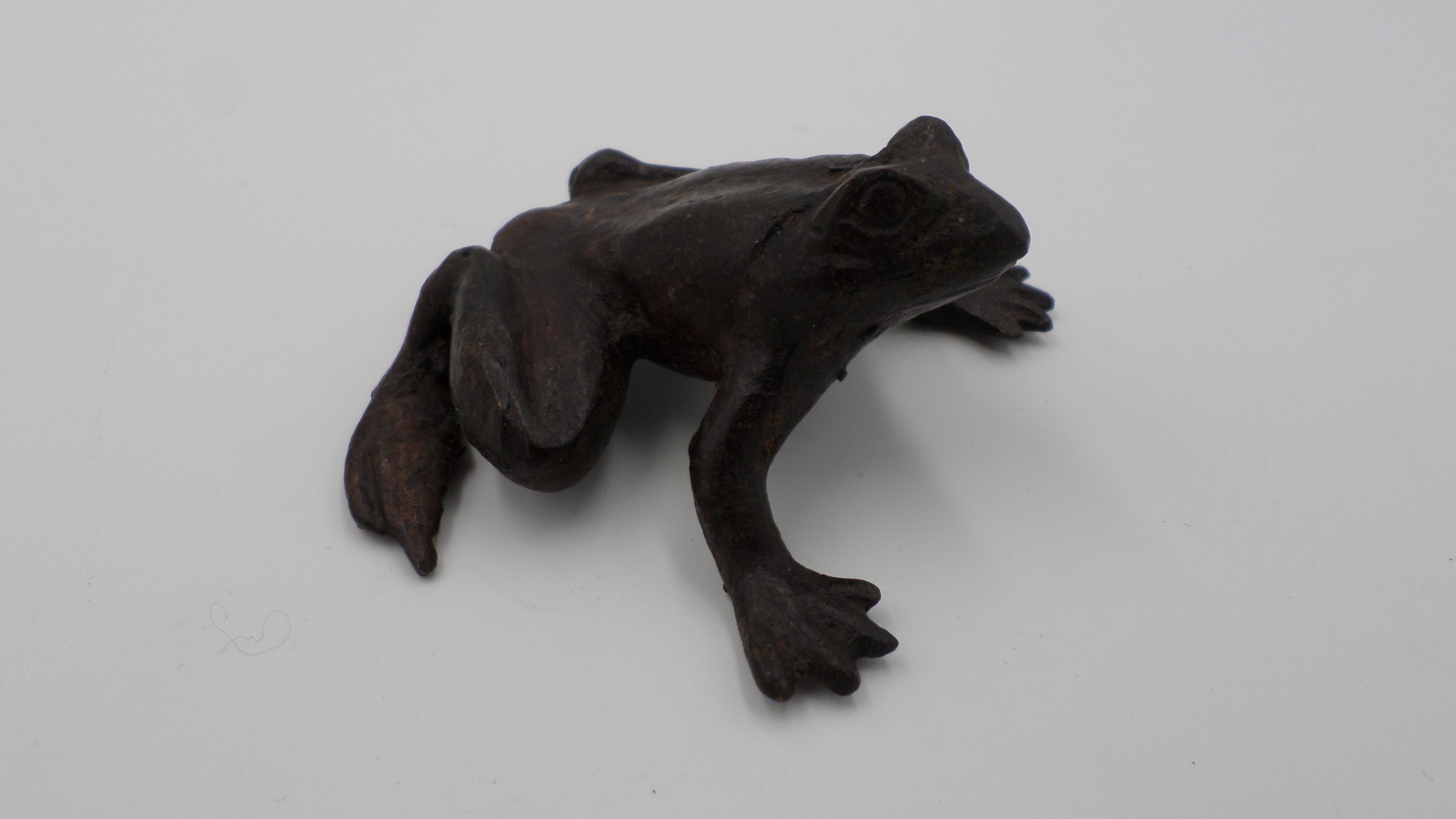 Grenouille en fonte marron