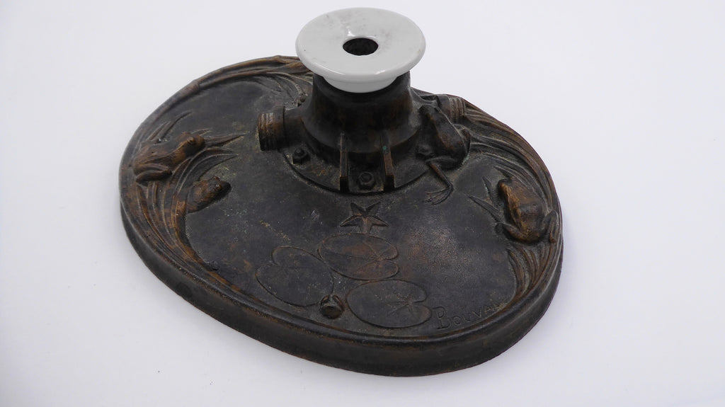Encrier en bronze orné de trois grenouilles fondeur BOUVAL (1863-1916)