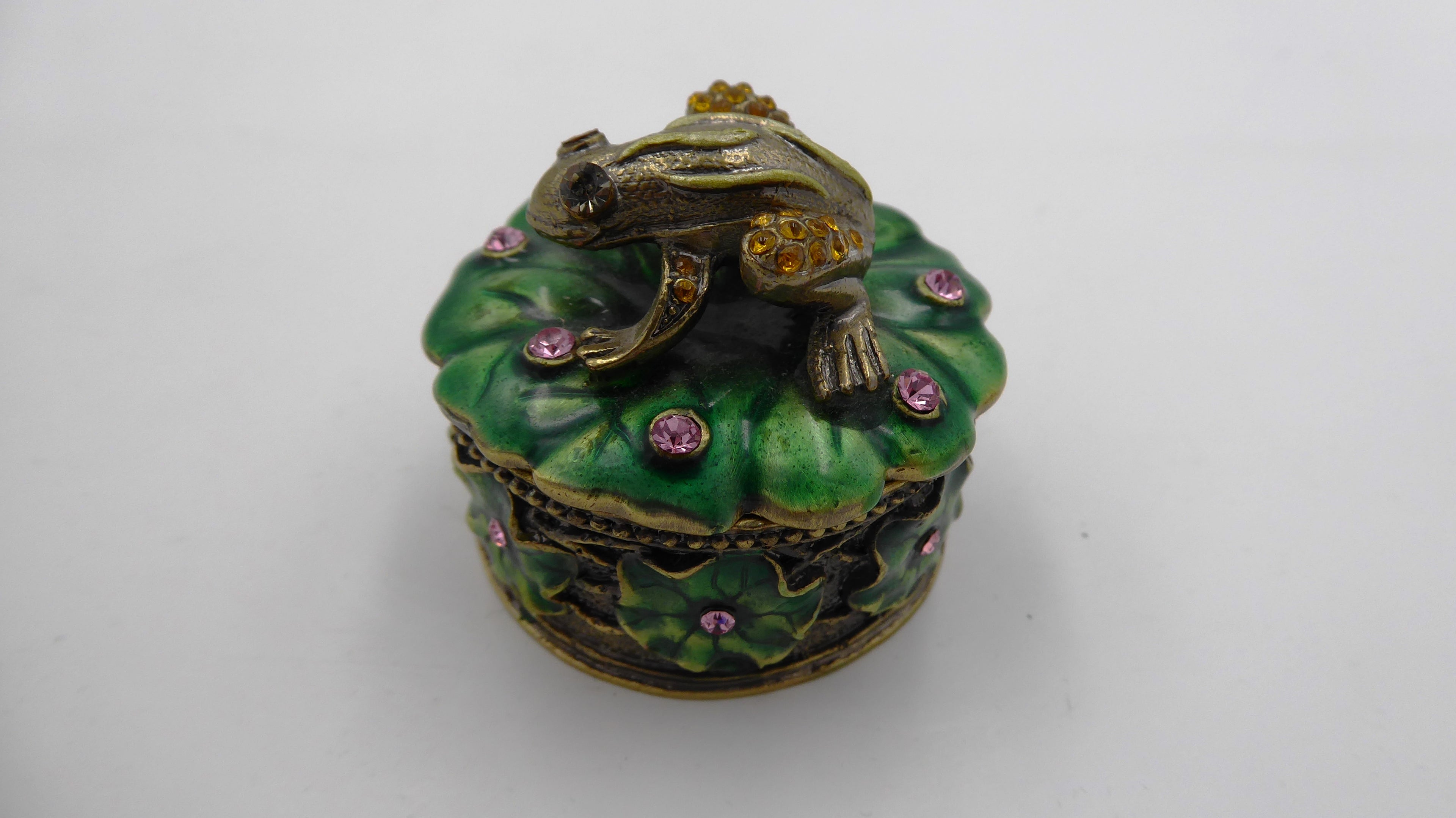 Superbe petite boite à bijoux en laiton émaillé et strass
