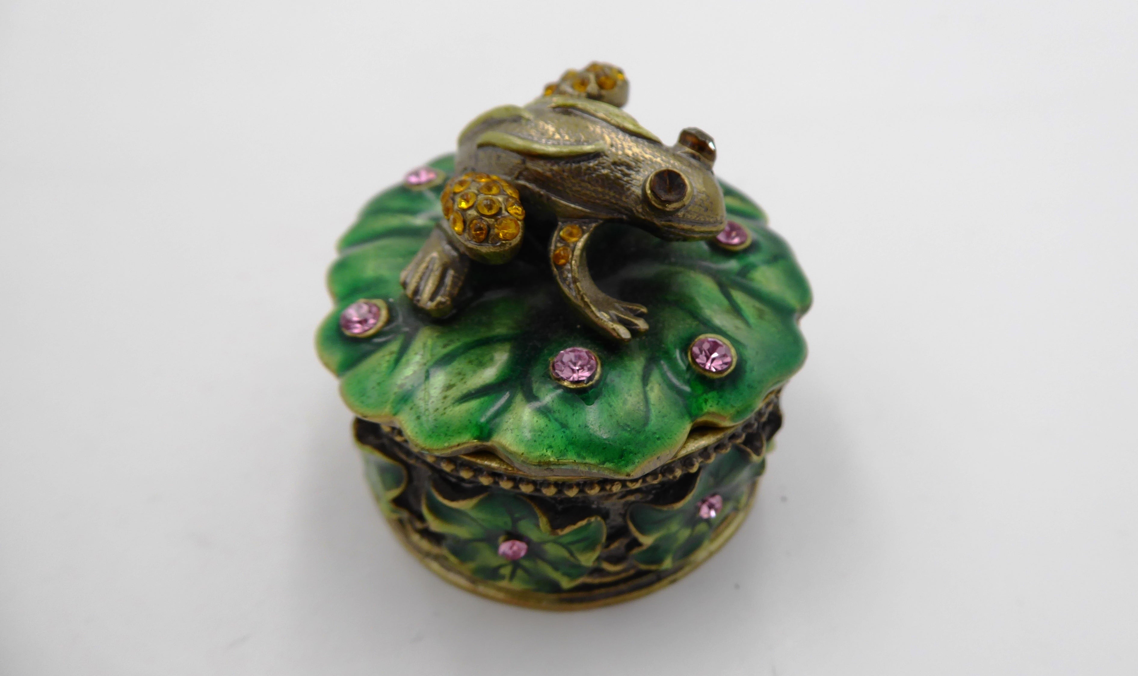 Superbe petite boite à bijoux en laiton émaillé et strass