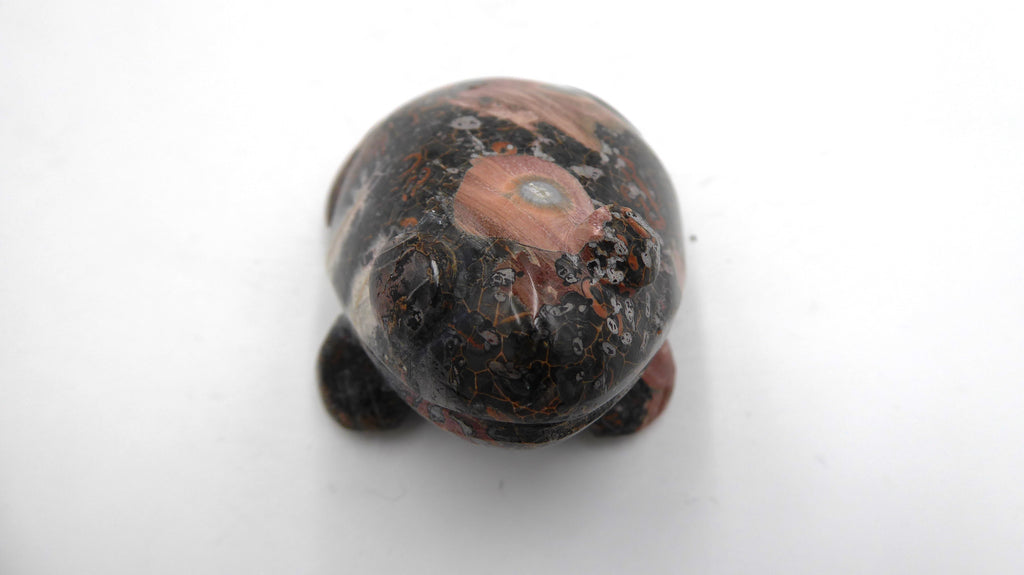 Petite grenouille en rhodonite