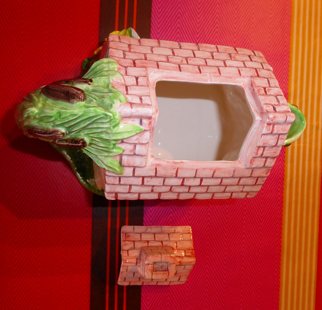 Pichet en belle céramique grenouille sortant de sa maison
