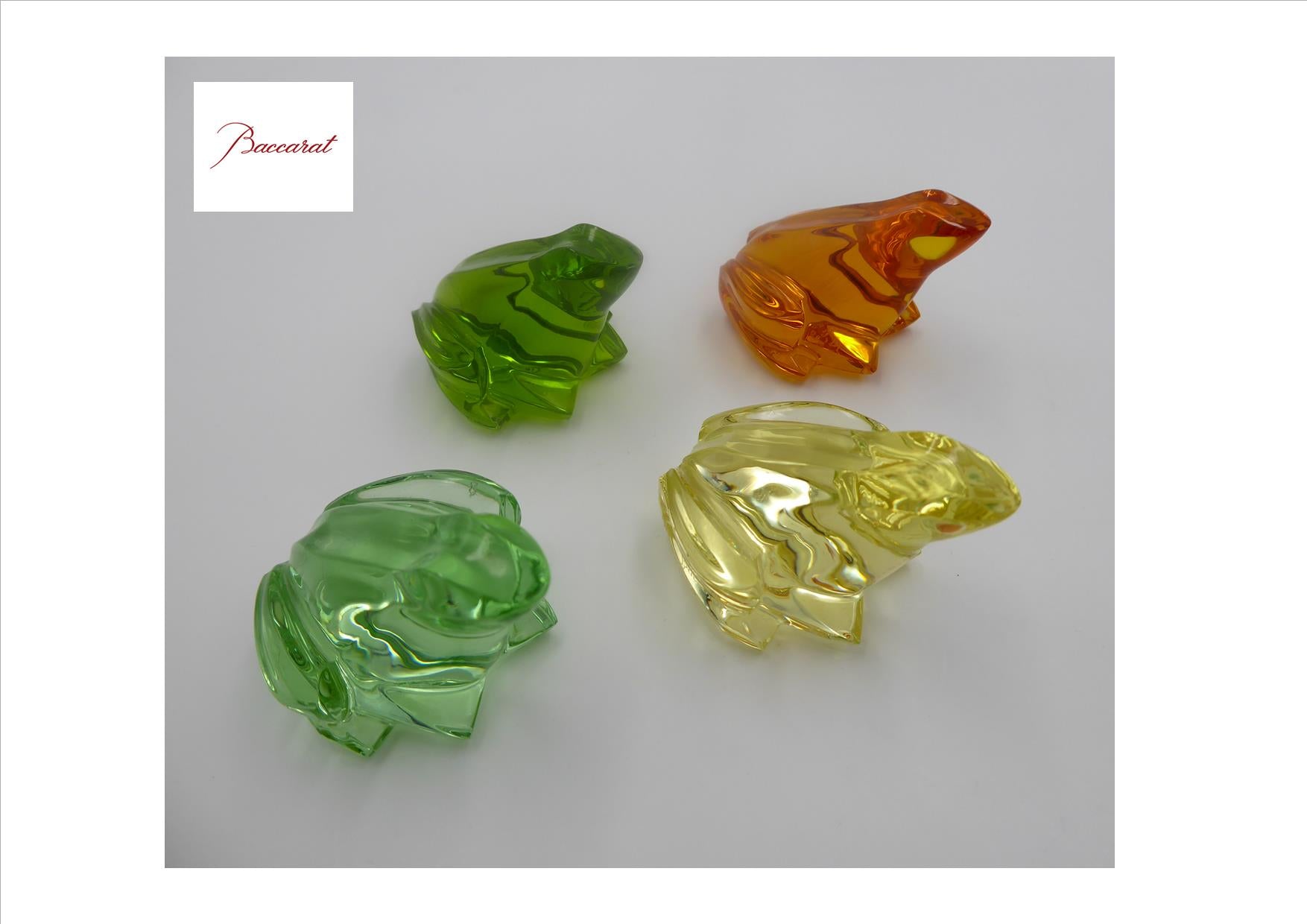 Série de quatre grenouilles en cristal verte signée BACCARAT