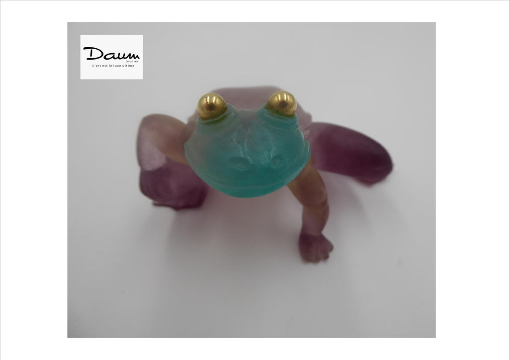 Grenouille DAUM en pâte de verre mauve aux yeux dorés